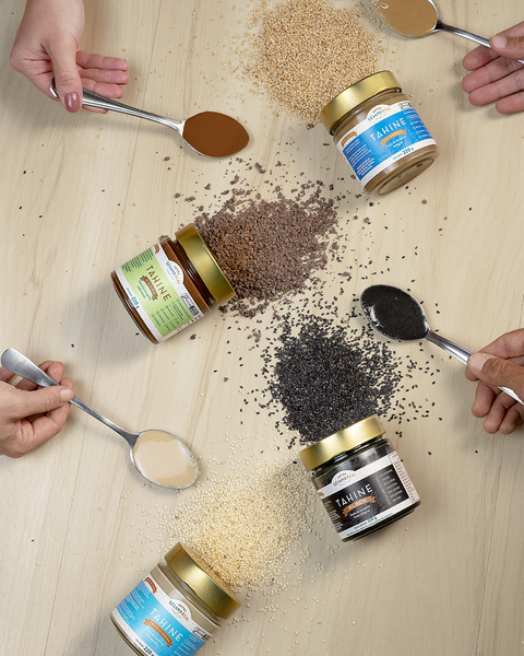 Todos os nossos Tahines em uma só imagem — porque cada colher conta uma história de sabor, nutrição e qualidade.