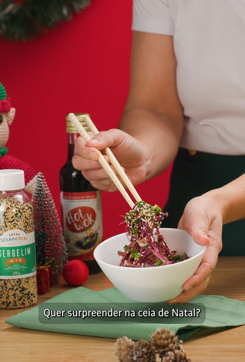 Crocante, refrescante e com um molho que é puro ouro.