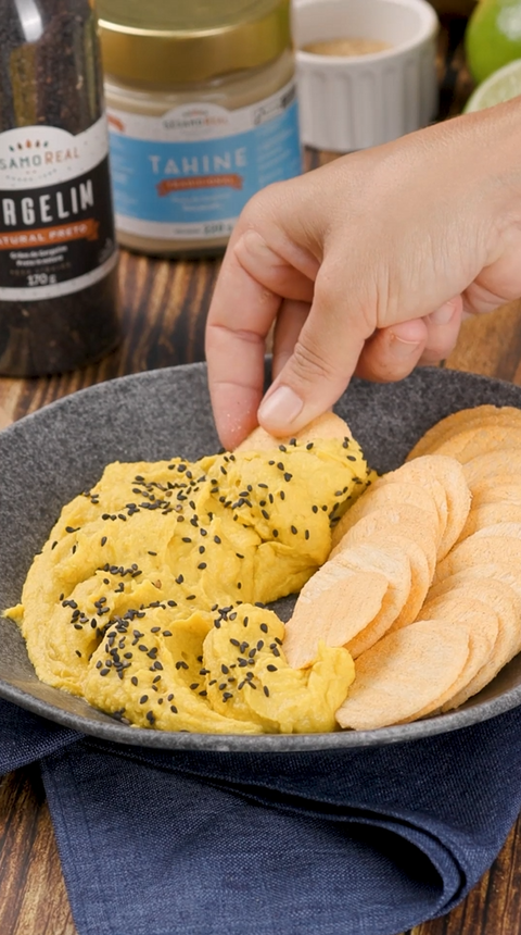 Que tal um homus diferente e super cremoso? 🤤 Esse de abóbora vai te surpreender na cor e no sabor!