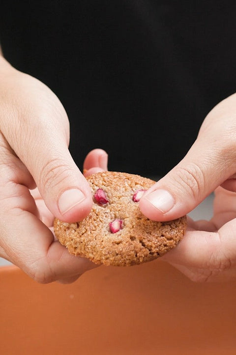 Cookies de Tahine: crocantes por fora, macios por dentro e com aquele toque irresistível de sabor!